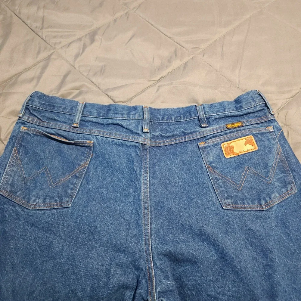 Vintage Wrangler 945NAV Cowboy Cut Jeans 42x30 Actual 40x29.5 USA Bootcut